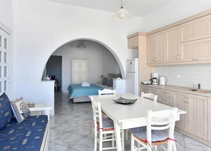 White Paros Naousa (Paros)